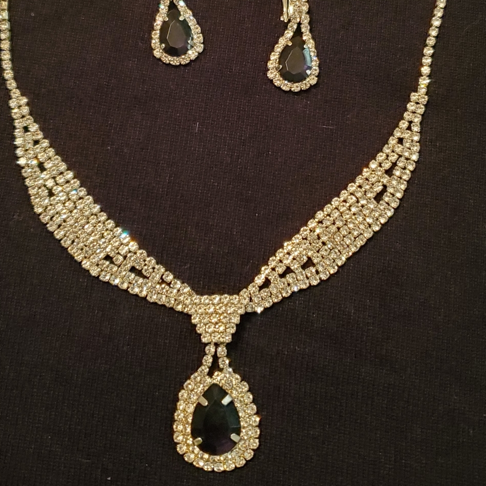 Elegant necklace